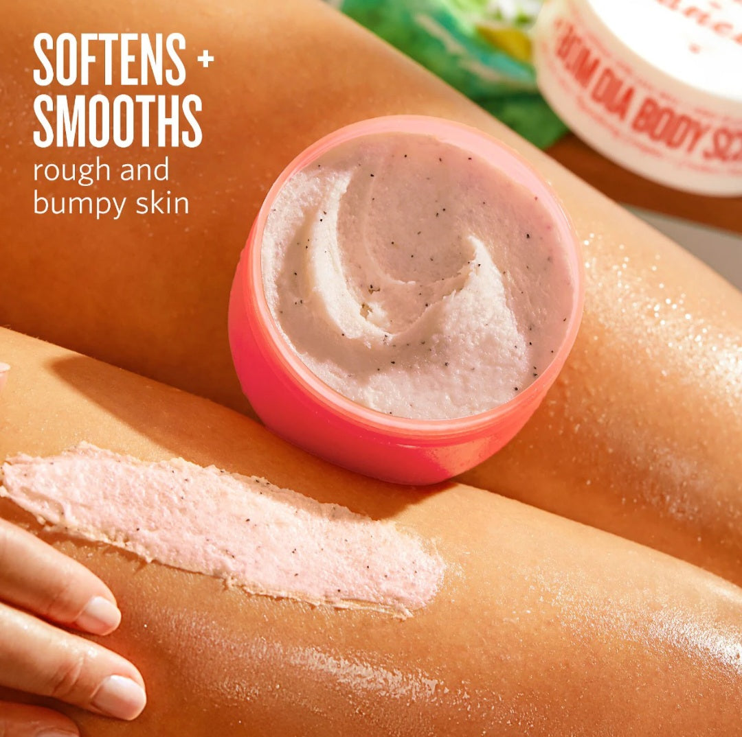Sol de Janeiro
Bom Dia Body Scrub 10% AHA BHA Resurfacing Complex + Crushed Maracujá Seeds