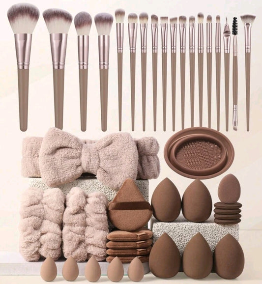 (Champagne Gold ) 18pcs  Makeup Brush Sets Premium Synthetic Hair Eyeshadow Blending Brush Sets Cosmetics Tools+24PCS Makeup Tools Set.